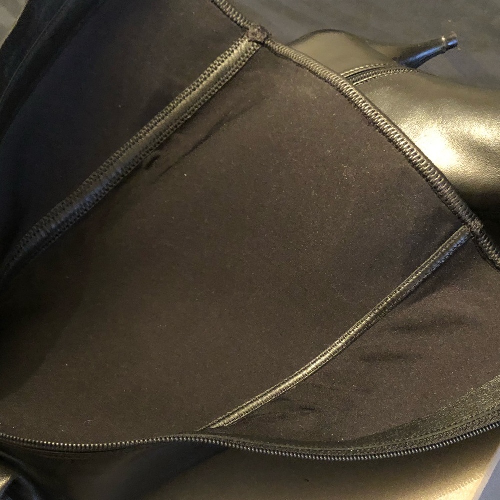 PRADA - Picture 6 of 16